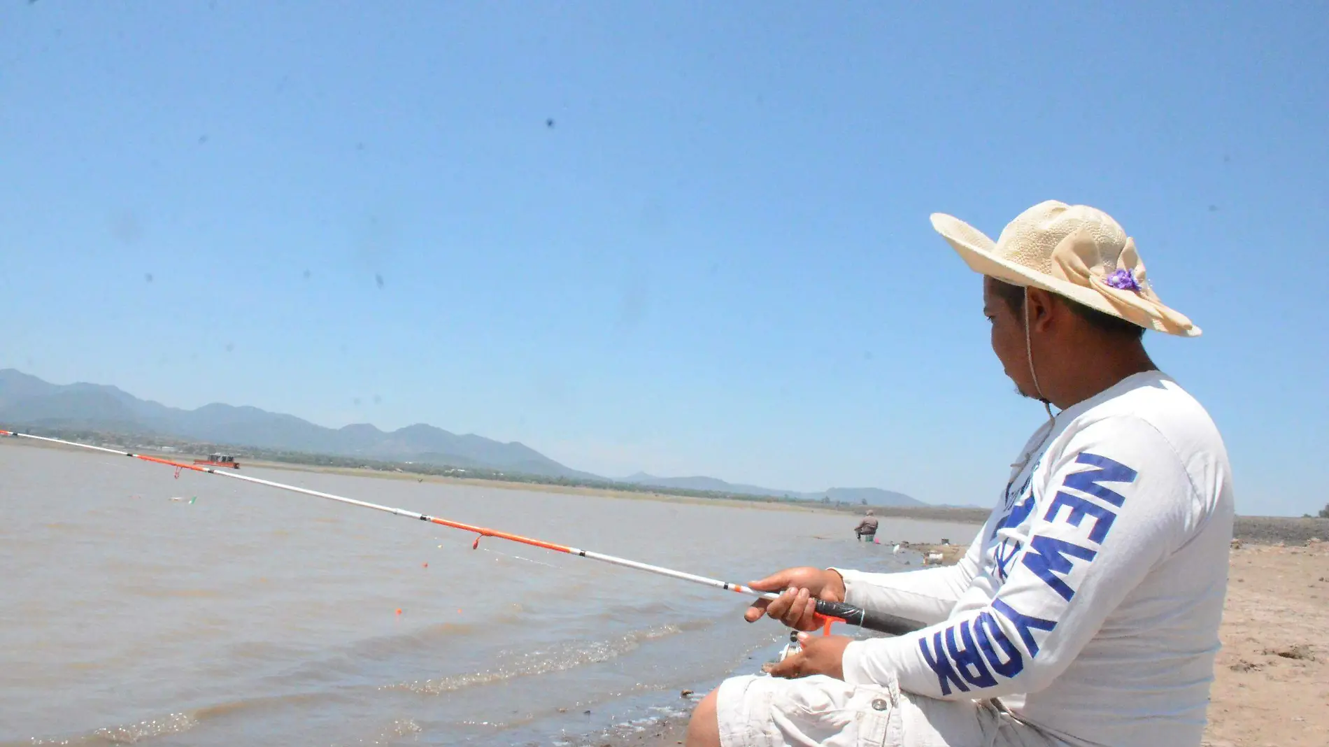 Esperan que este año se pueda captar más agua para que mejore la calidad del pescado. César Ortiz. El Sol de San Juan del Río.